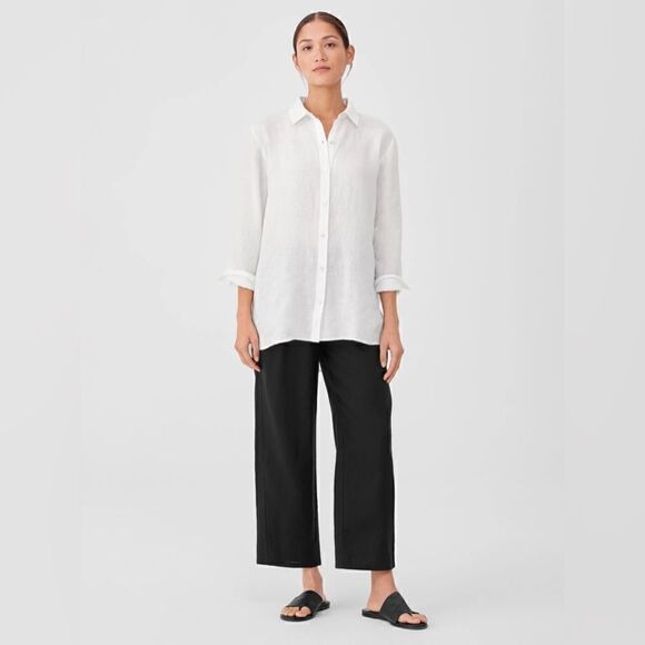 Handkerchief Linen Classic Collar Shirt in color Plum - Picture 2 of 8